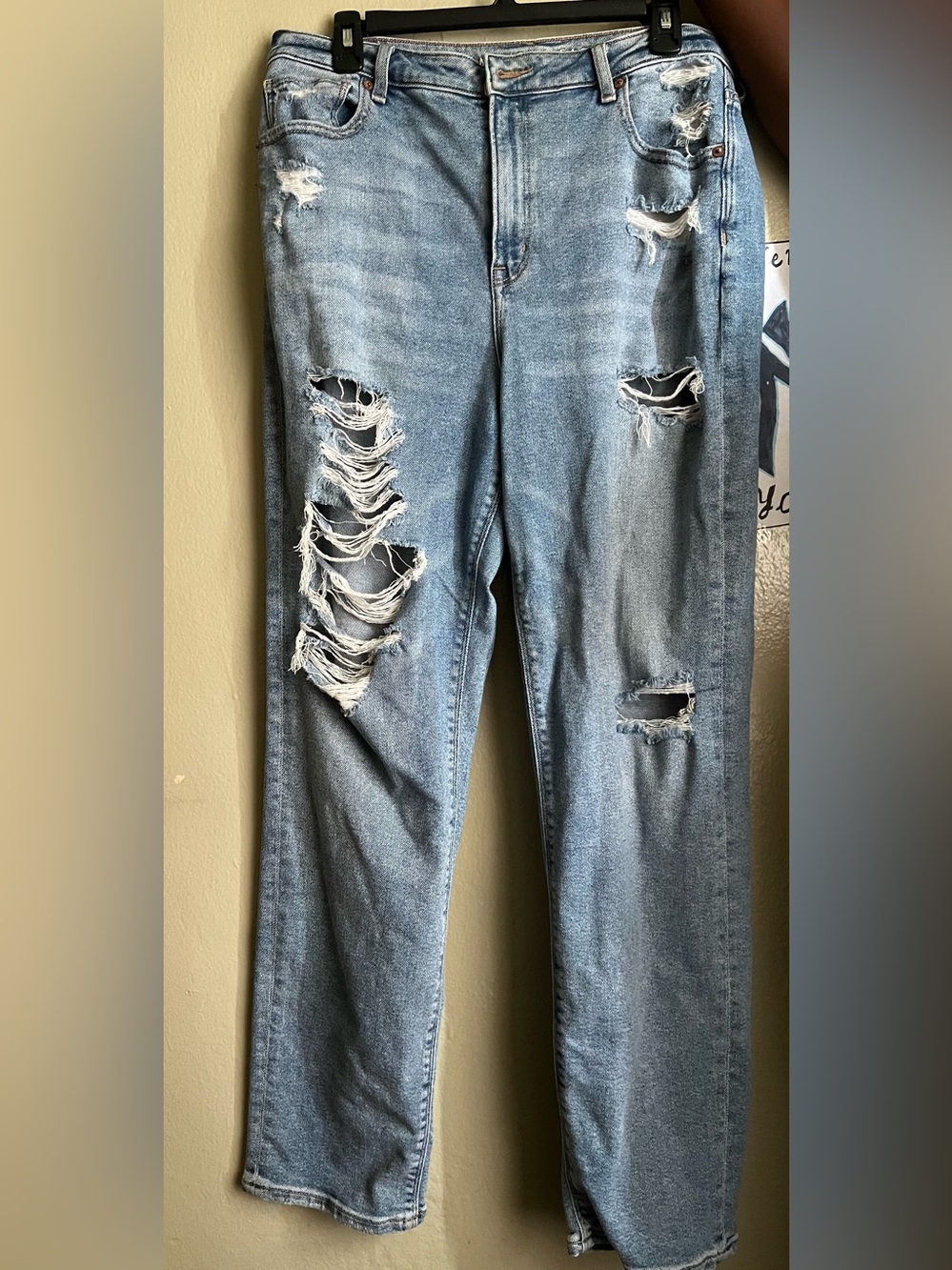 American Eagle Outfitters blue stretch ripped mom jeans